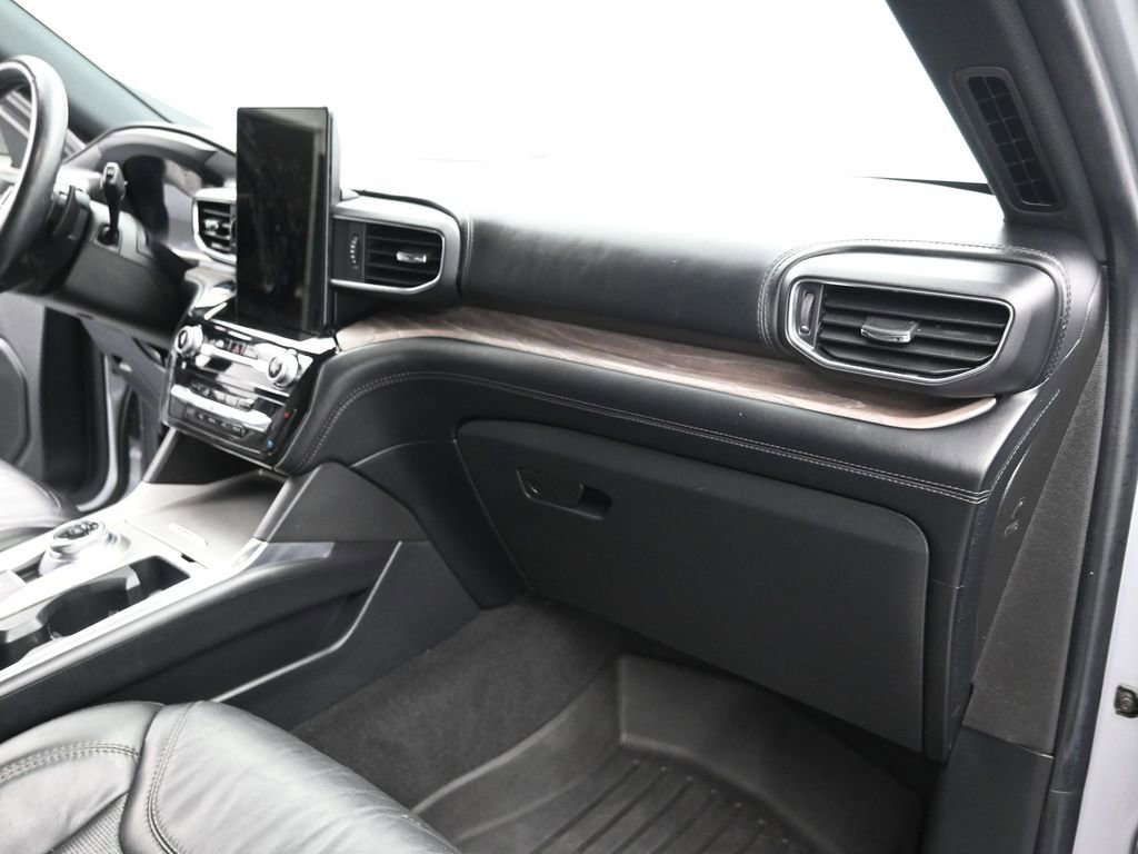 Used 2021 Ford Explorer Platinum w/ Equipment Group 601A image 32