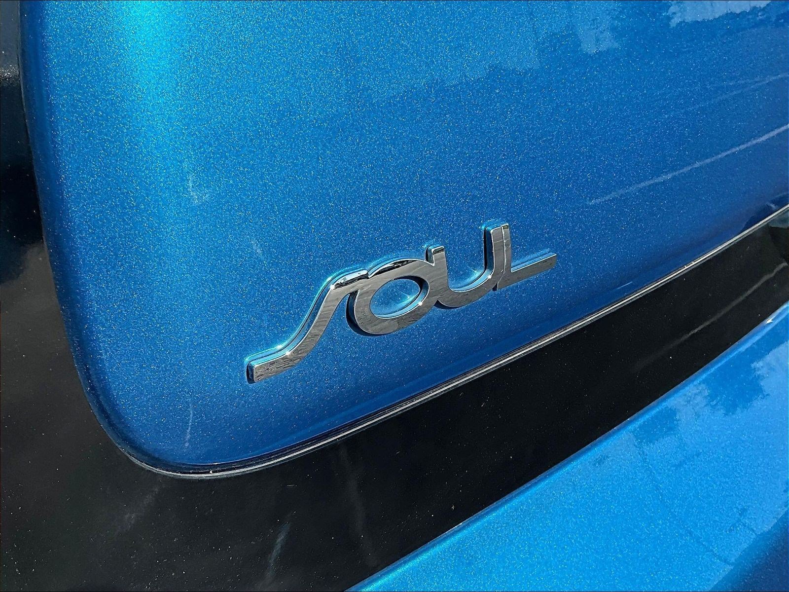 Used 2018 Kia Soul + FWD image 23