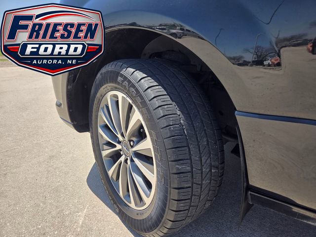 Used 2017 Lincoln Navigator L Select AWD/4WD image 9