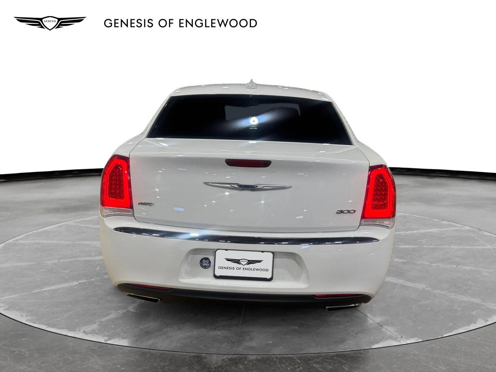 Used 2019 Chrysler 300 Limited w/ Light Group image 11