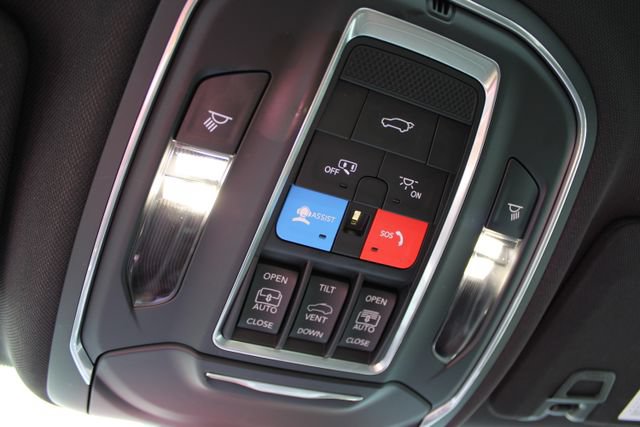 Used 2025 Jeep Grand Cherokee Summit w/ Obsidian Package AWD/4WD image 27