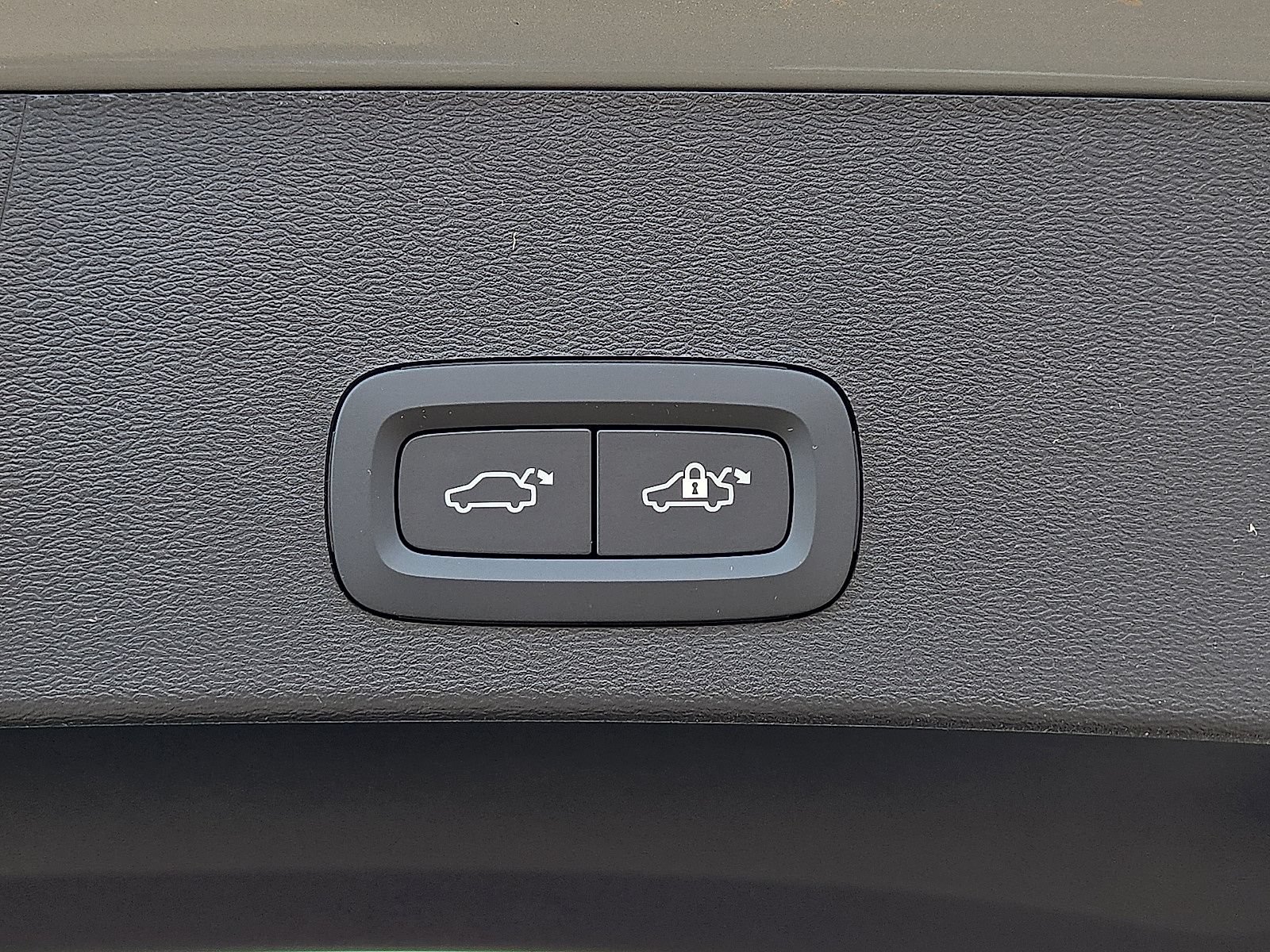 New 2026 Volvo XC40 B4 Core FWD image 14