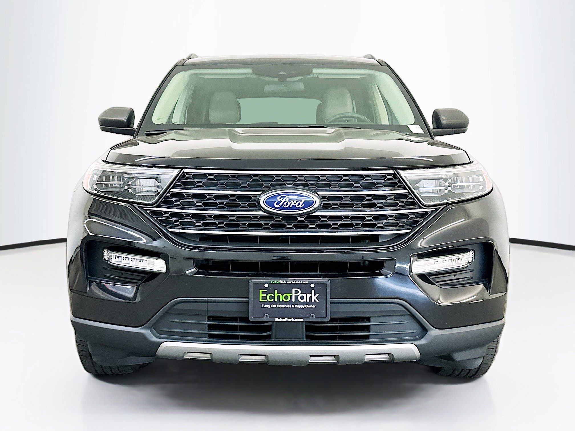 Used 2022 Ford Explorer XLT w/ Equipment Group 202A image 2