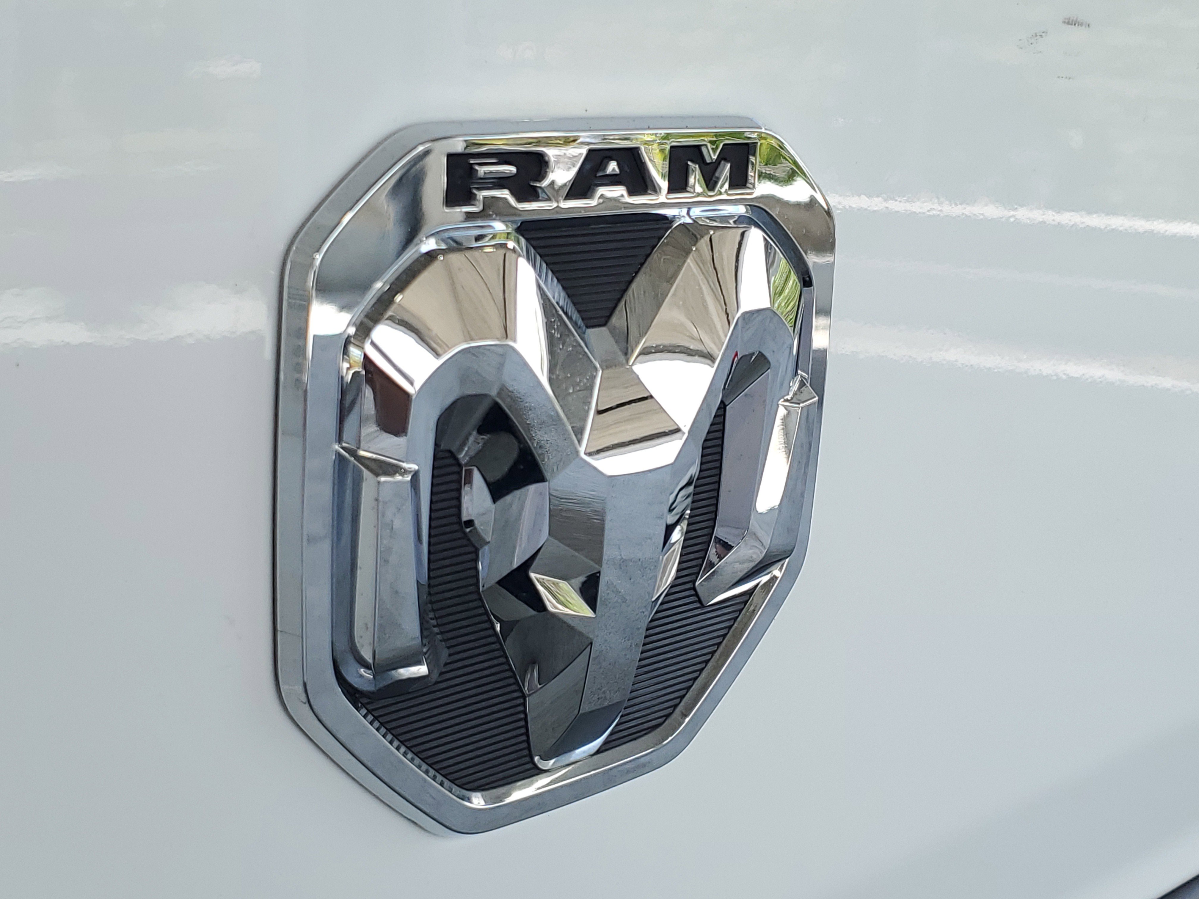 Used 2025 RAM ProMaster 2500 w/ Convenience Group FWD image 5
