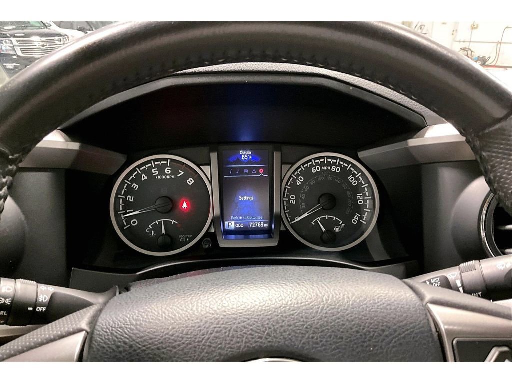 Used 2017 Toyota Tacoma SR5 w/ Tow Package image 22