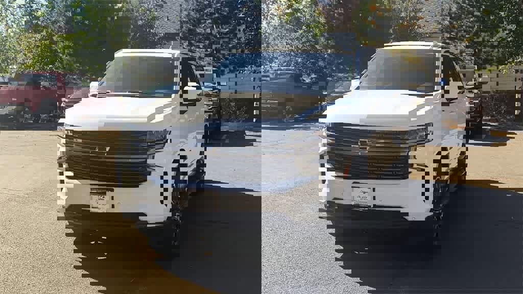 Used 2021 Chevrolet Suburban RST w/ Luxury Package image 4