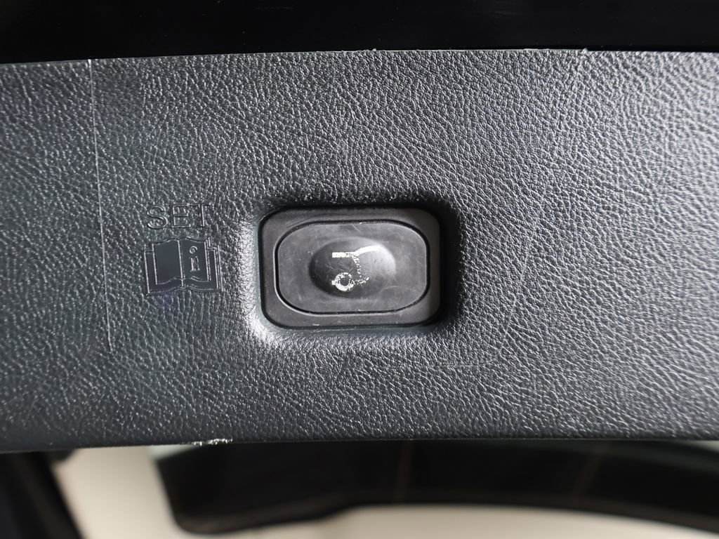 Used 2023 Lincoln Nautilus Reserve AWD/4WD image 21