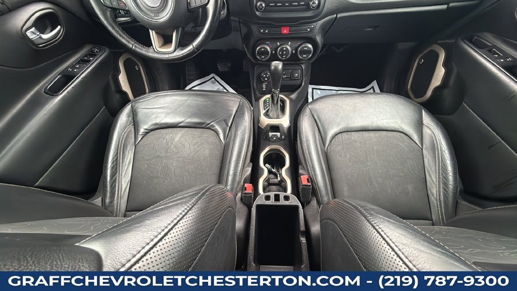 Used 2017 Jeep Renegade Trailhawk AWD/4WD image 46