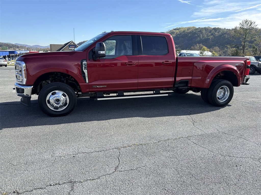 New 2026 Ford F350 XLT image 3