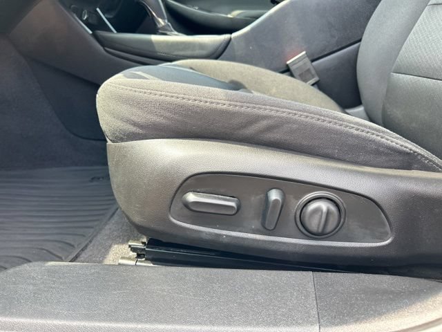 Used 2016 Chevrolet Malibu LT FWD image 29