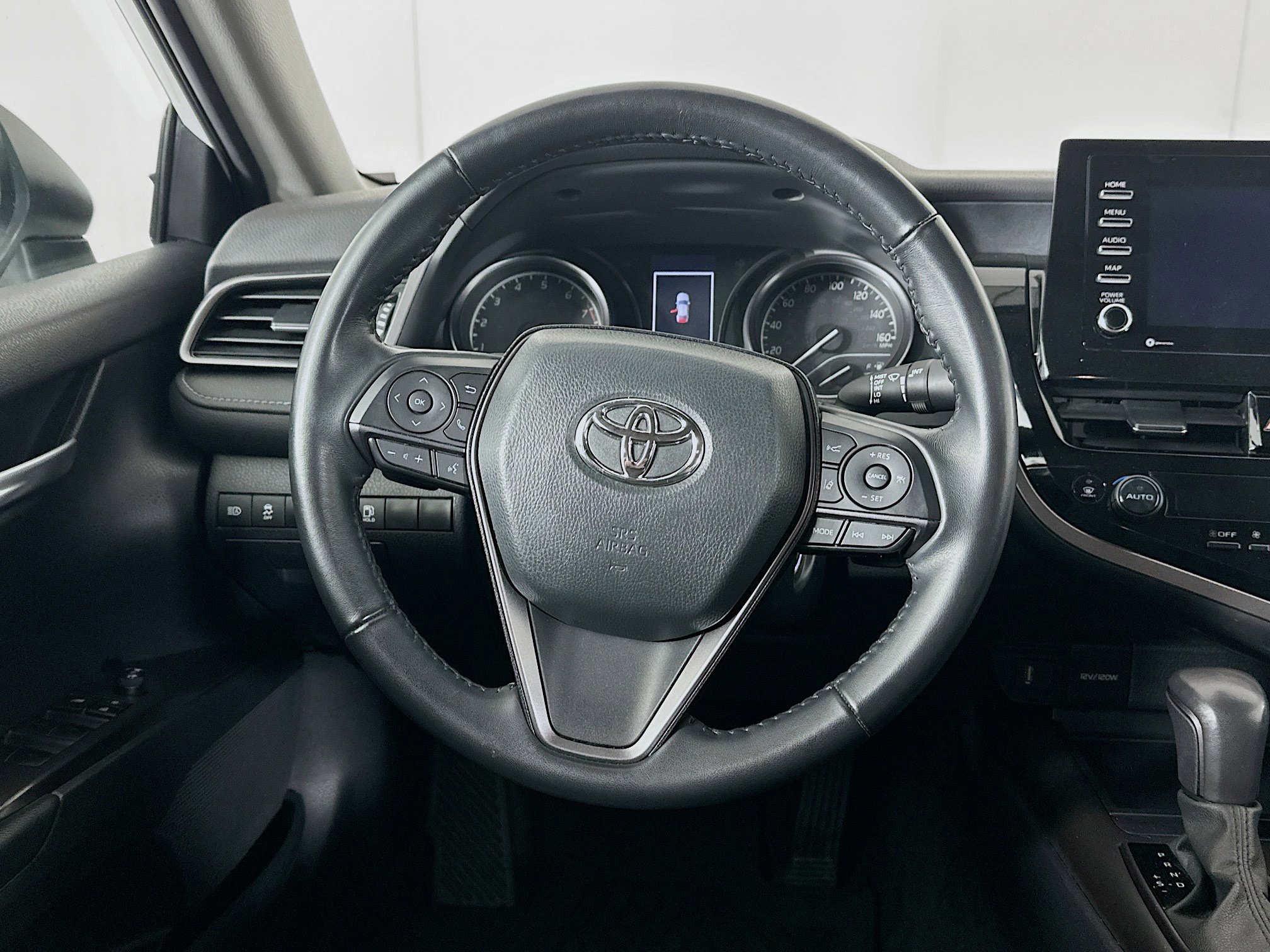 Used 2023 Toyota Camry SE FWD image 17