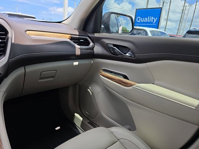 Used 2019 GMC Acadia Denali w/ Technology Package FWD image 10