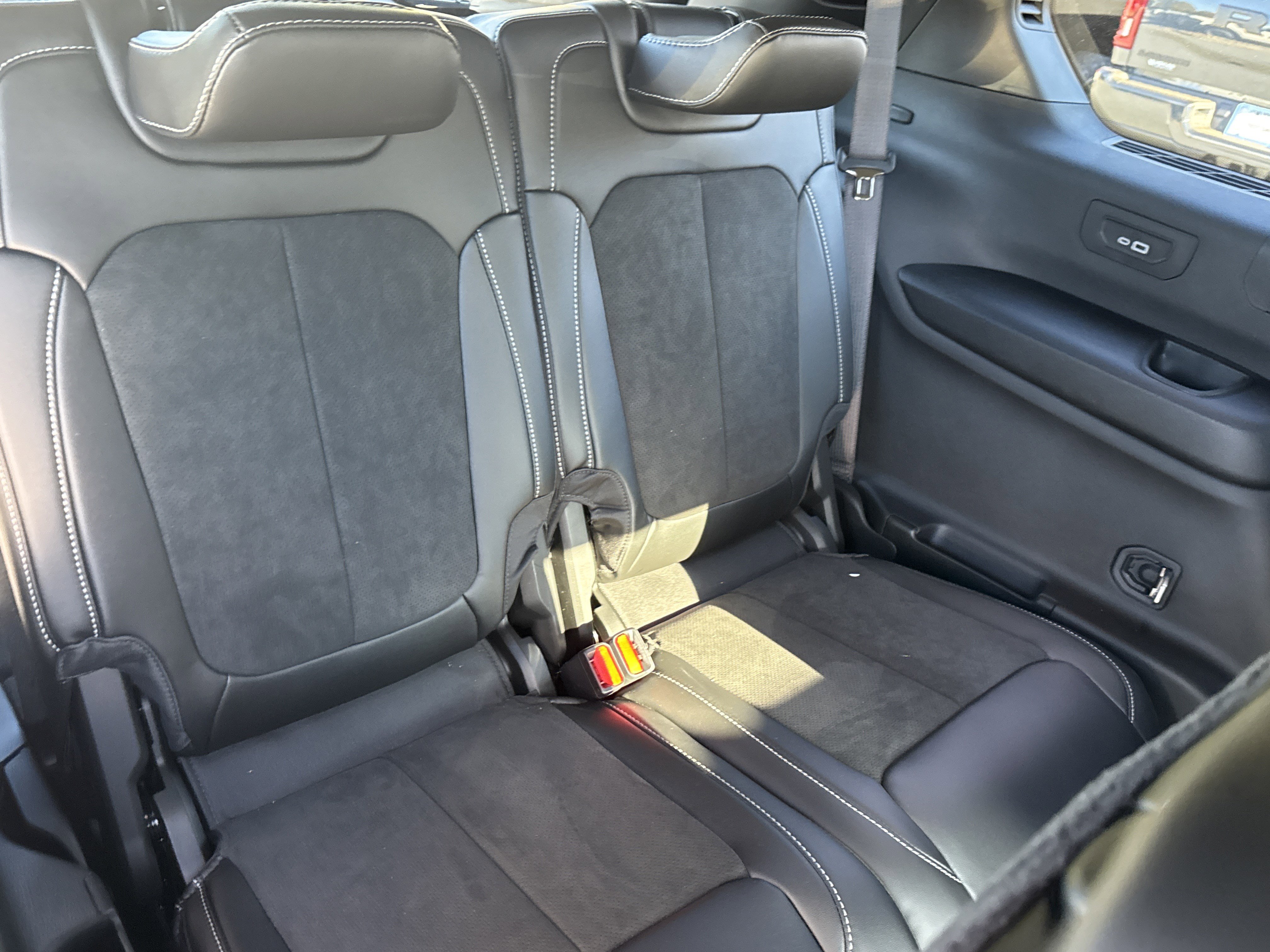 New 2025 Jeep Grand Cherokee L Altitude image 23