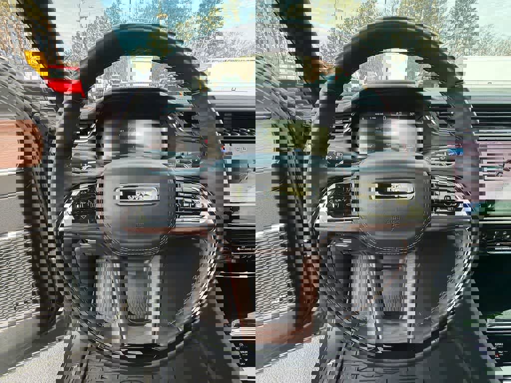 Used 2023 Jeep Grand Cherokee Summit w/ Luxury Tech Group V image 23