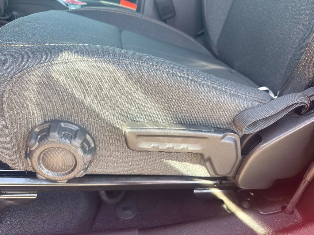Used 2025 Jeep Wrangler Sport image 14