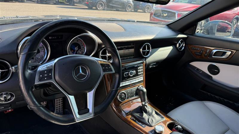 Used 2014 Mercedes-Benz SLK 250 SLK 250 w/ Sport Package image 4