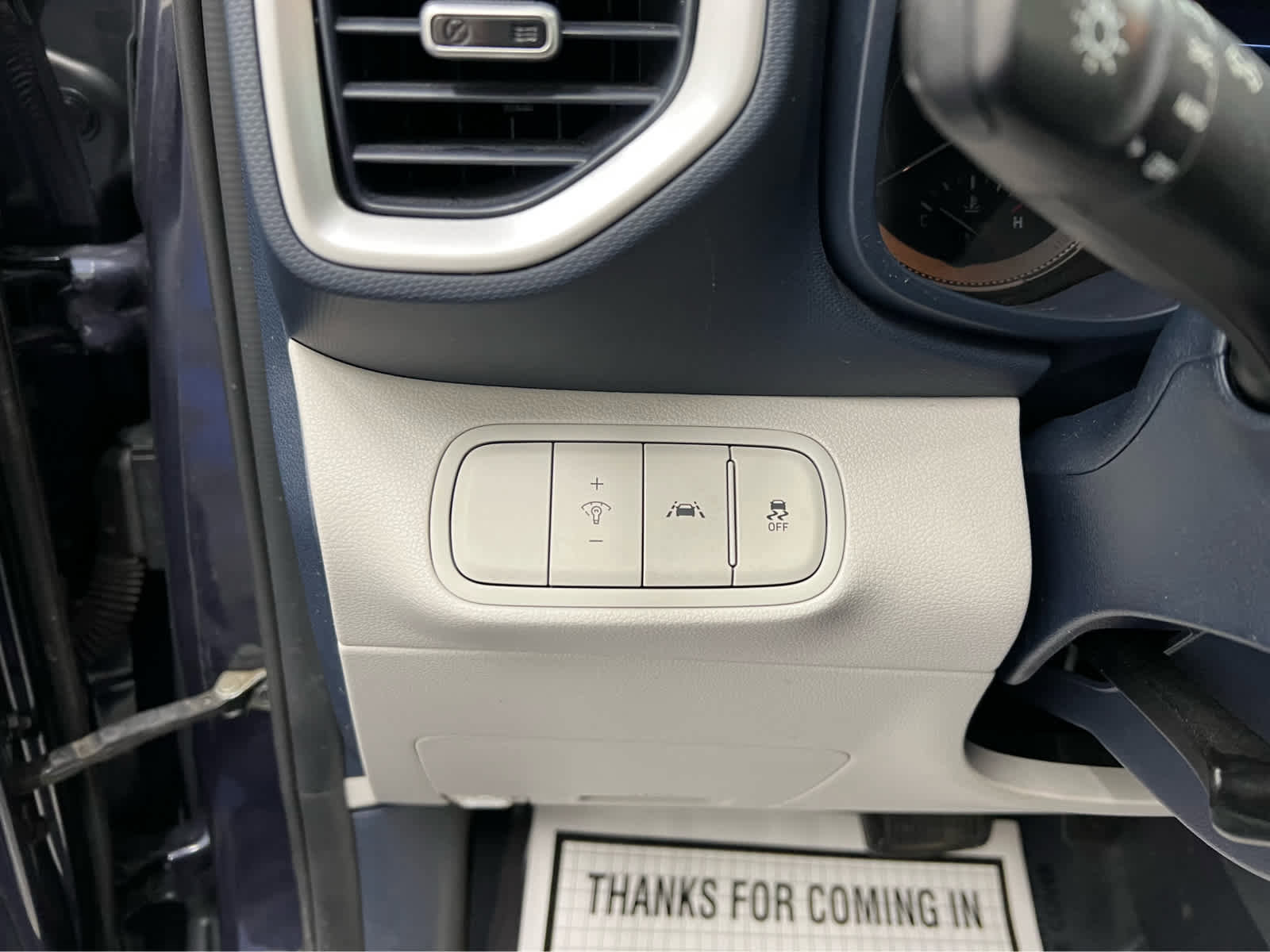 Used 2021 Hyundai Venue image 18