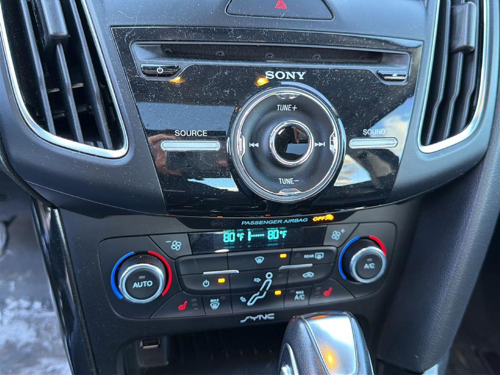 Used 2016 Ford Focus Titanium w/ Titanium Technology Package image 9