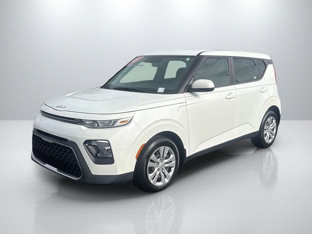 Used 2022 Kia Soul LX image 3