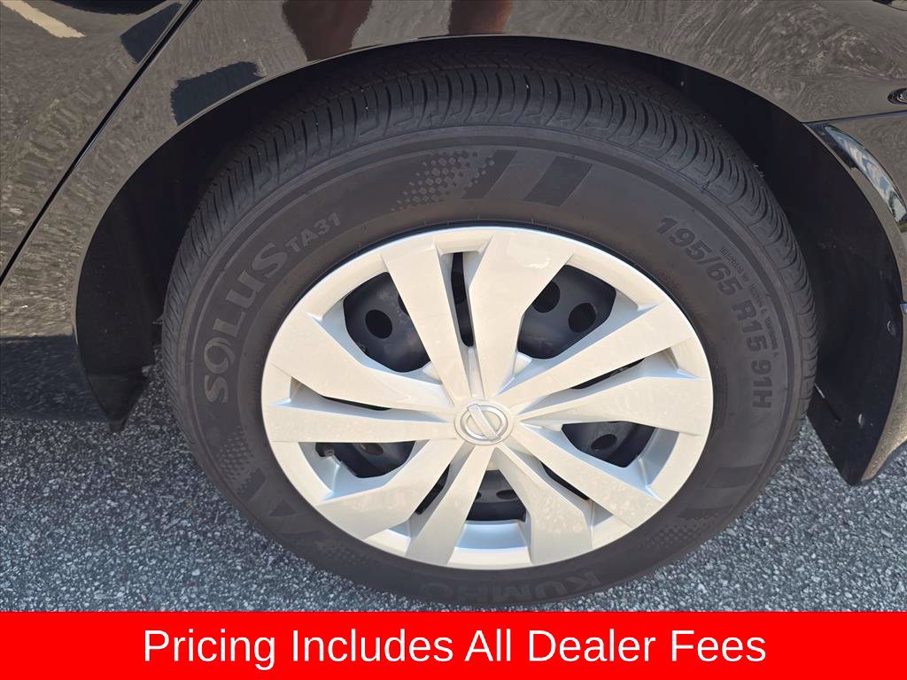 Used 2025 Nissan Versa S FWD image 14