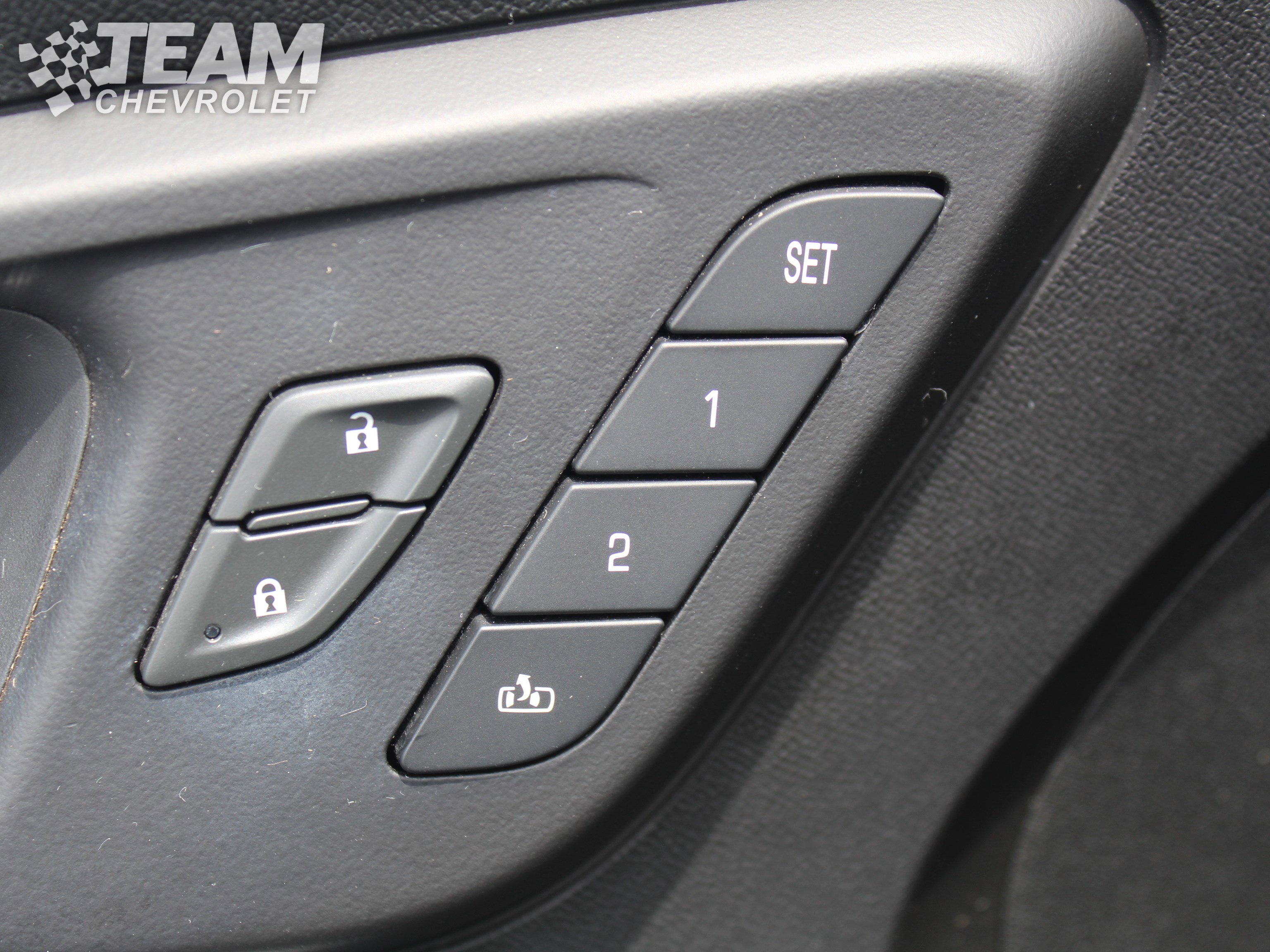 Used 2019 Chevrolet Malibu Premier w/ Sun and Wheel Package FWD image 11