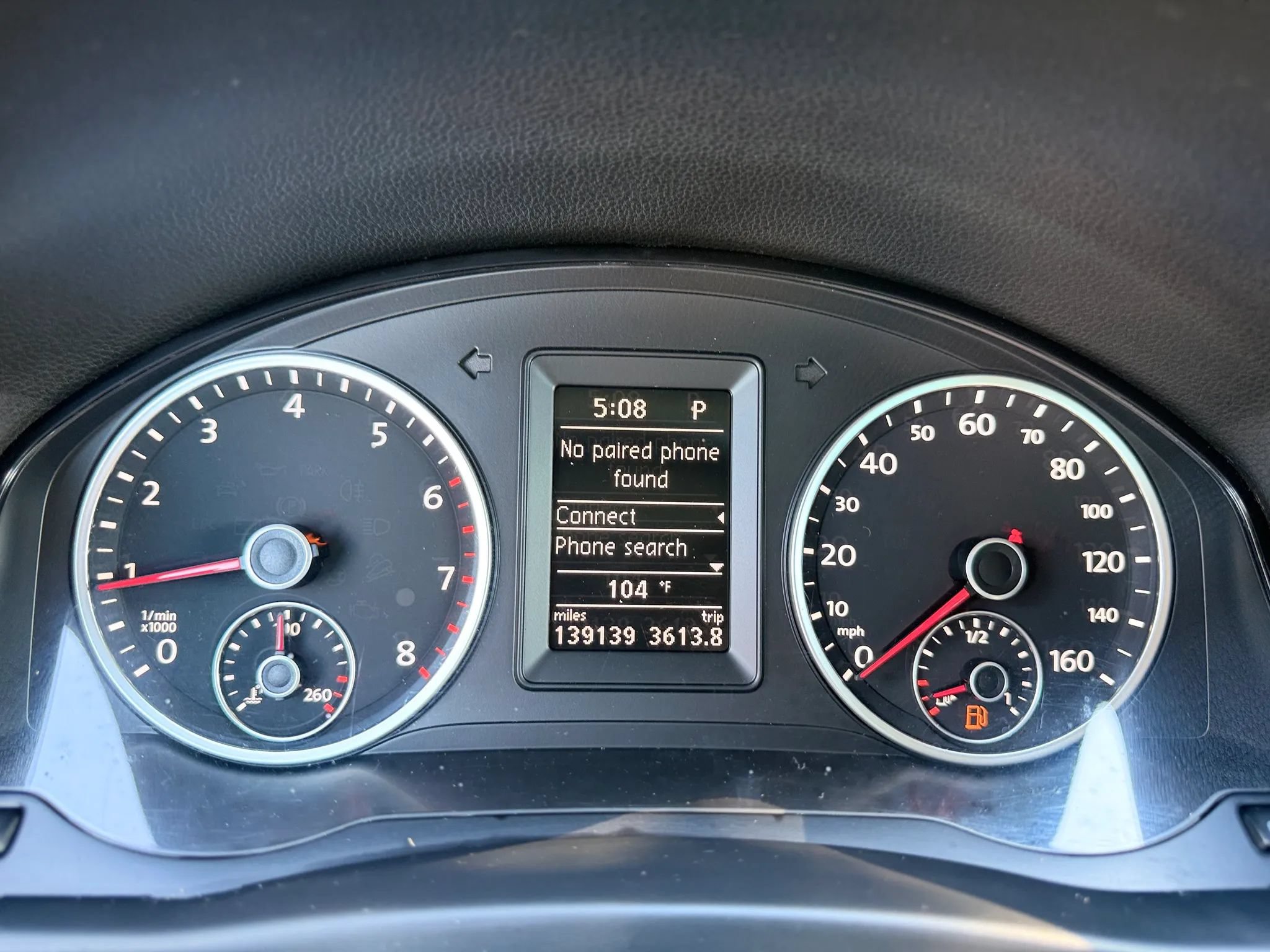 Used 2012 Volkswagen Tiguan LE FWD image 34
