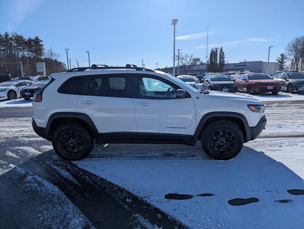 Used 2019 Jeep Cherokee Trailhawk image 6