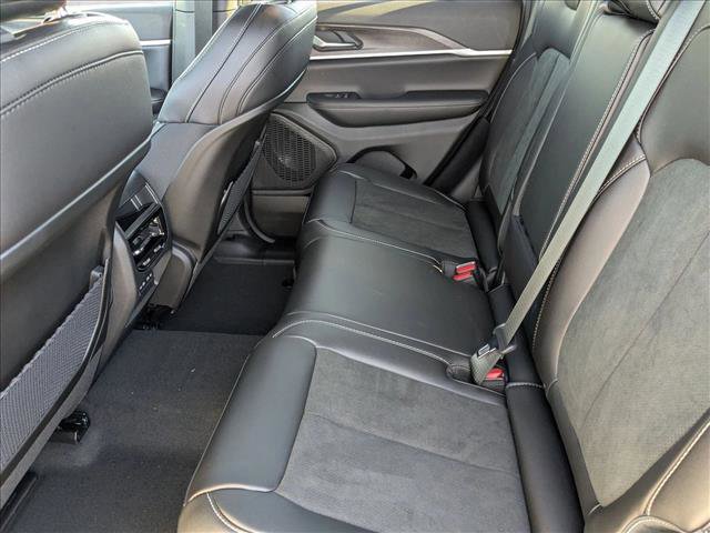 New 2026 Jeep Grand Cherokee Altitude image 16