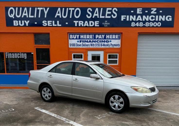 Used 2004 Toyota Camry LE image 1