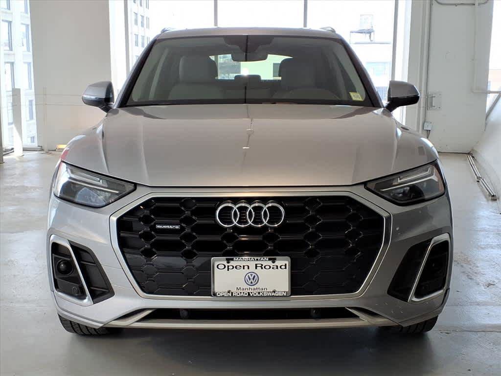 Used 2023 Audi Q5 2.0T Premium w/ Convenience Package AWD/4WD image 2
