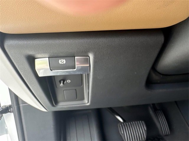 New 2026 Land Rover Defender 110 S image 27