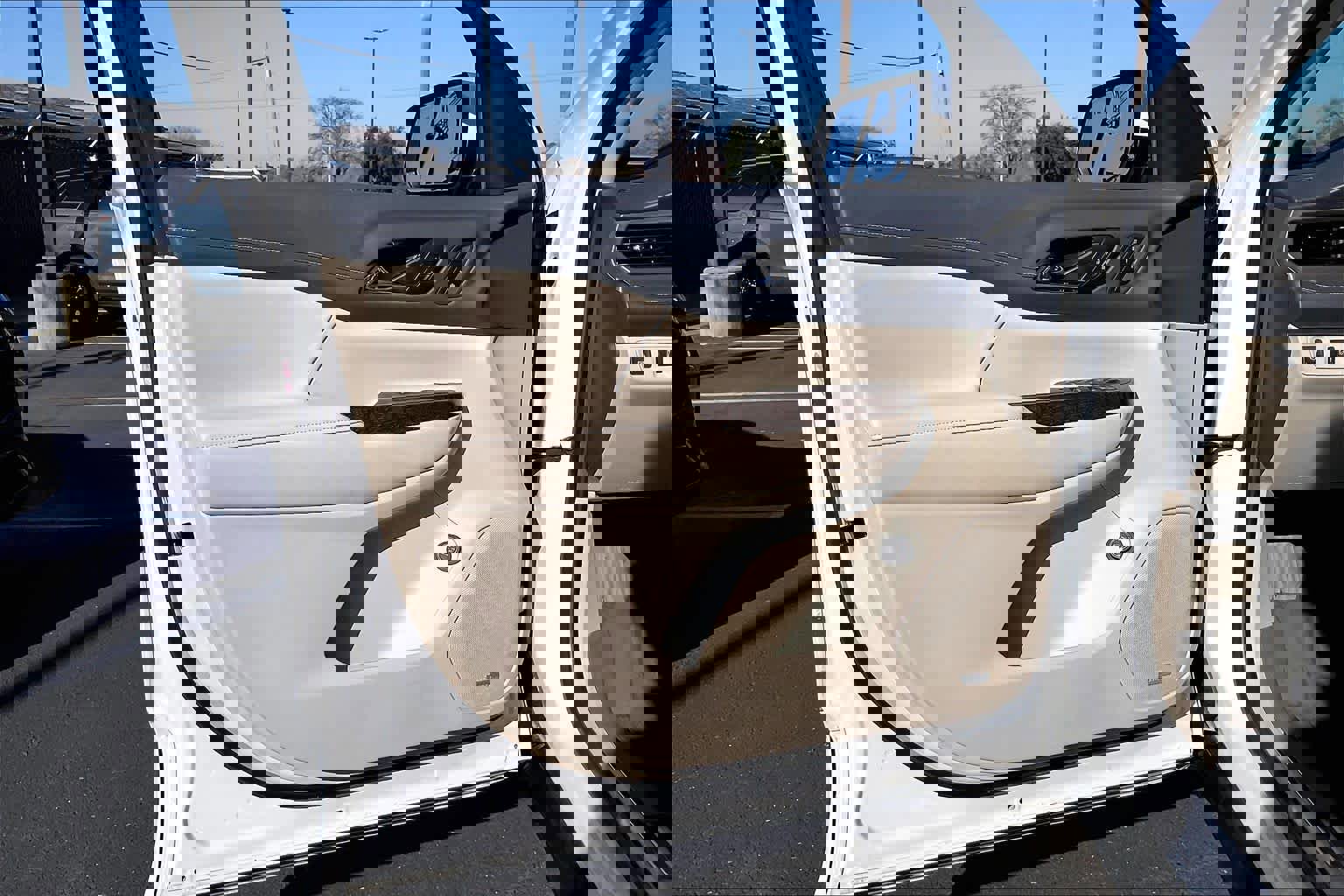 Used 2022 GMC Acadia Denali w/ Denali Ultimate Package image 25