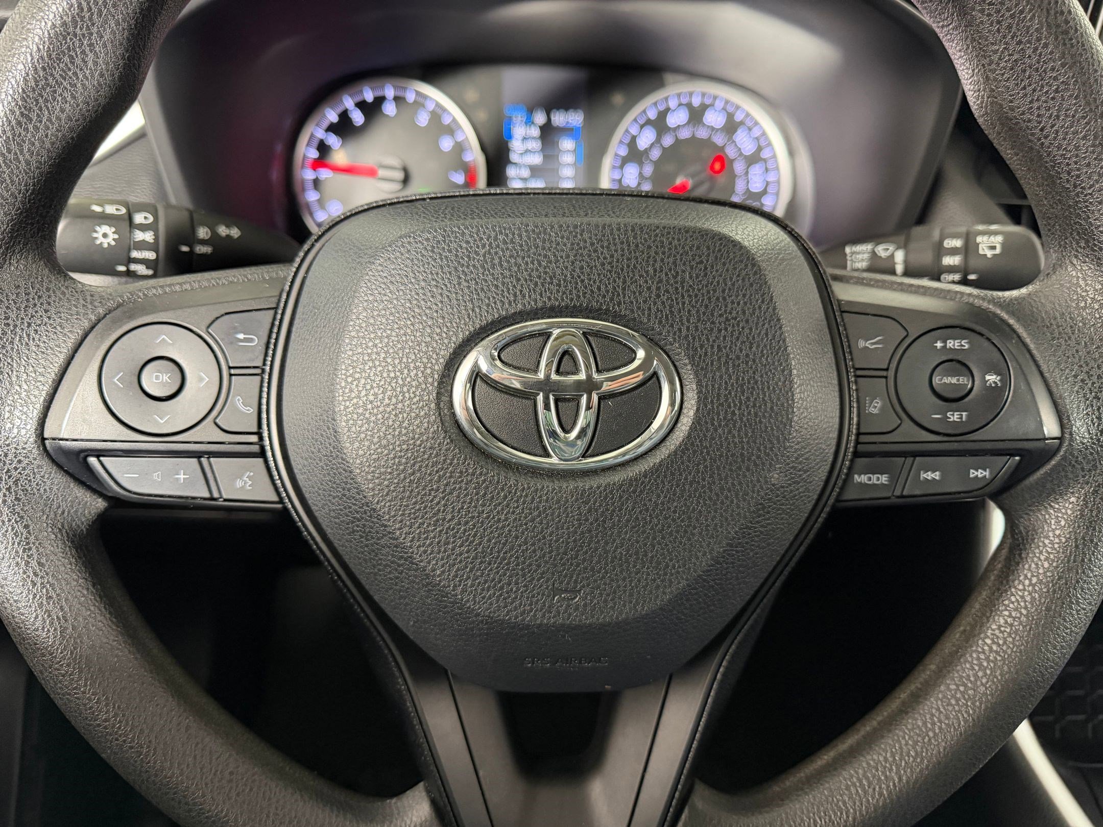 Used 2021 Toyota RAV4 XLE w/ Convenience Package AWD/4WD image 14