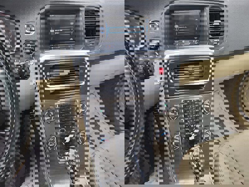 Used 2015 Volvo S60 T5 Premier image 17