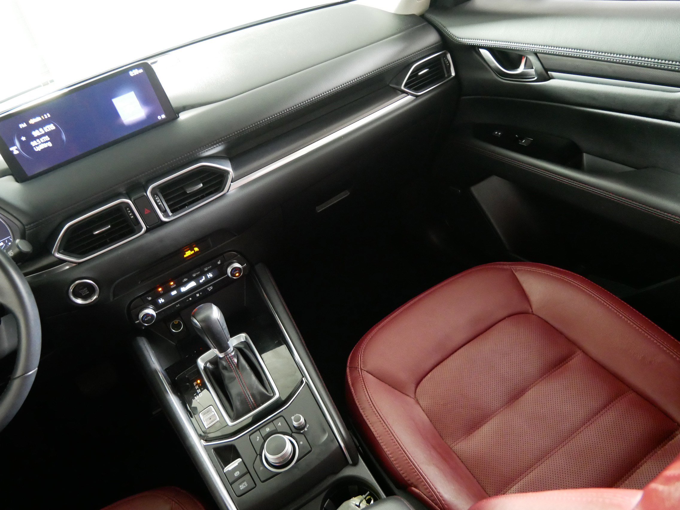 Used 2023 MAZDA CX-5 Carbon Edition image 11