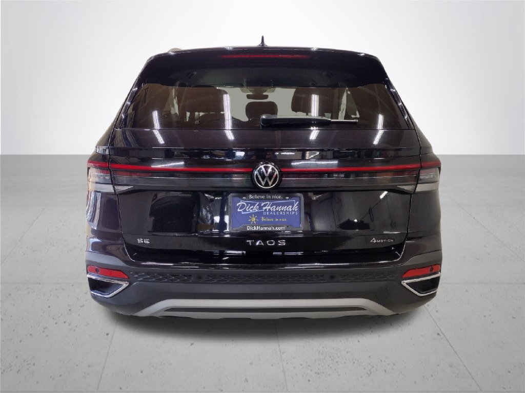 Used 2025 Volkswagen Taos SE AWD/4WD image 13