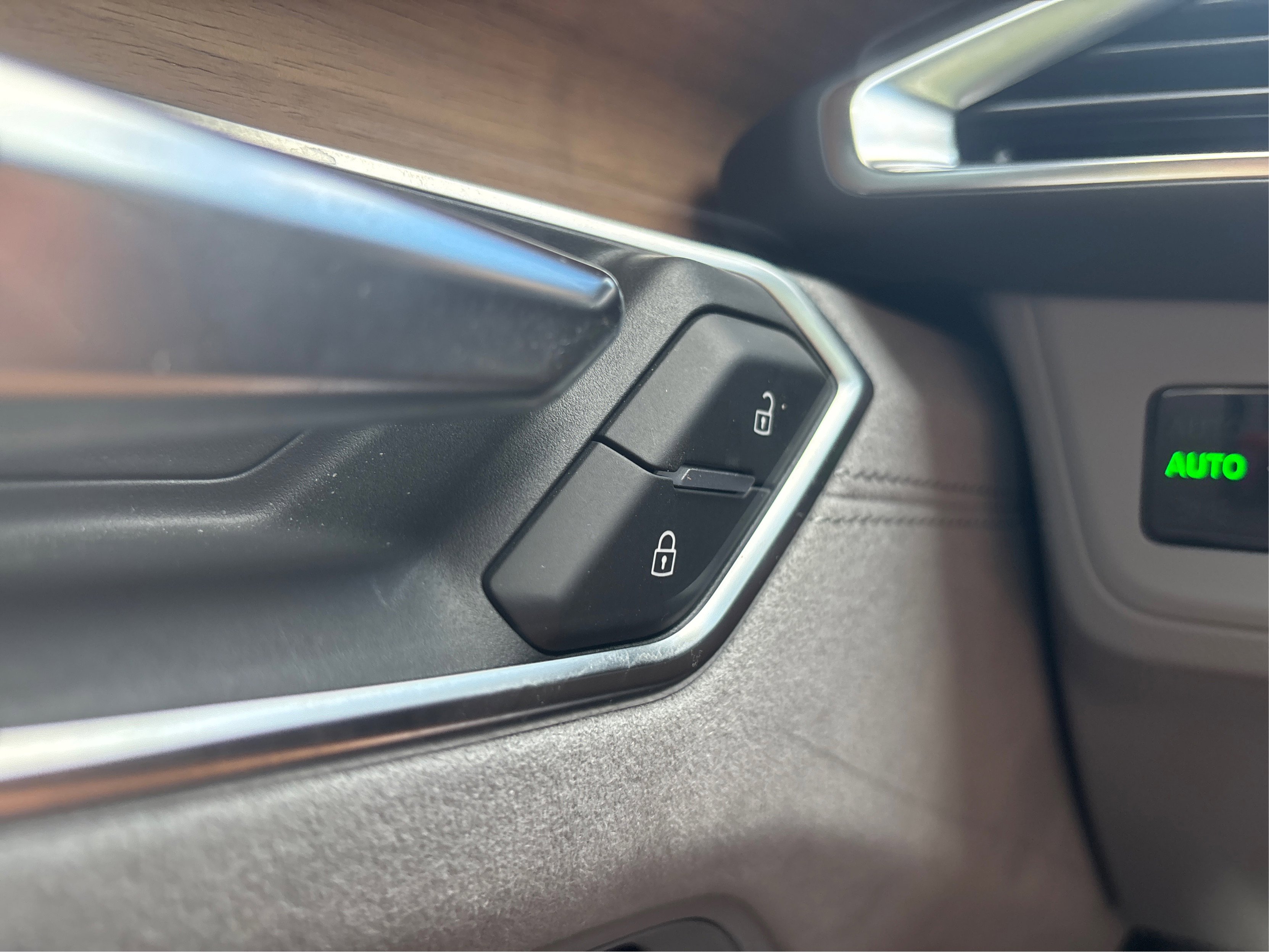 Used 2024 Audi e-tron GT Premium Plus image 52