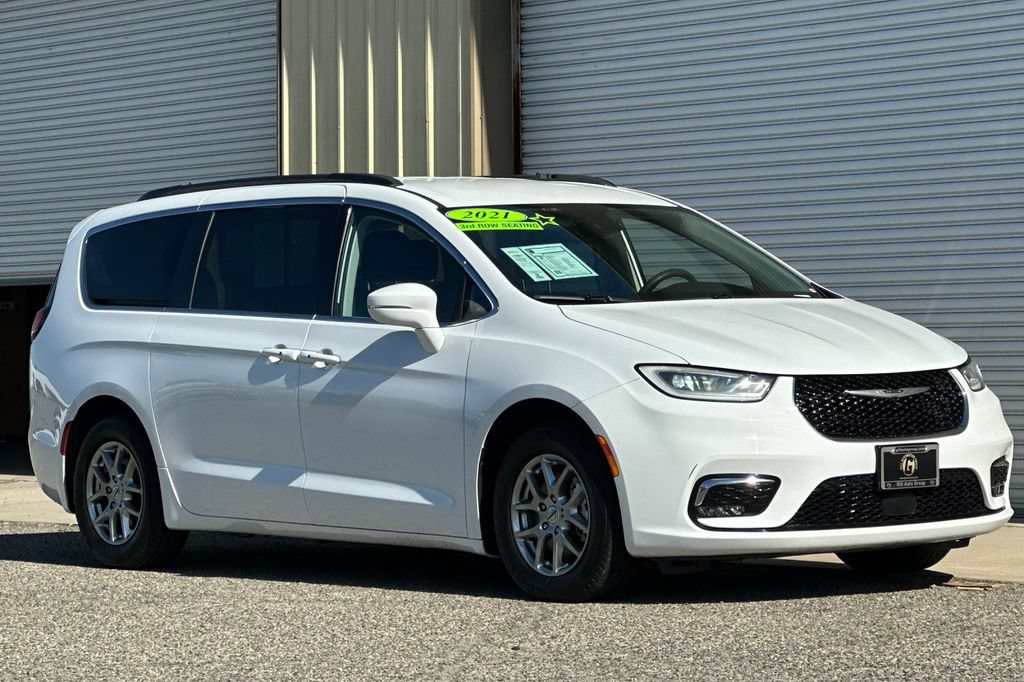 Used 2021 Chrysler Pacifica Touring FWD image 8