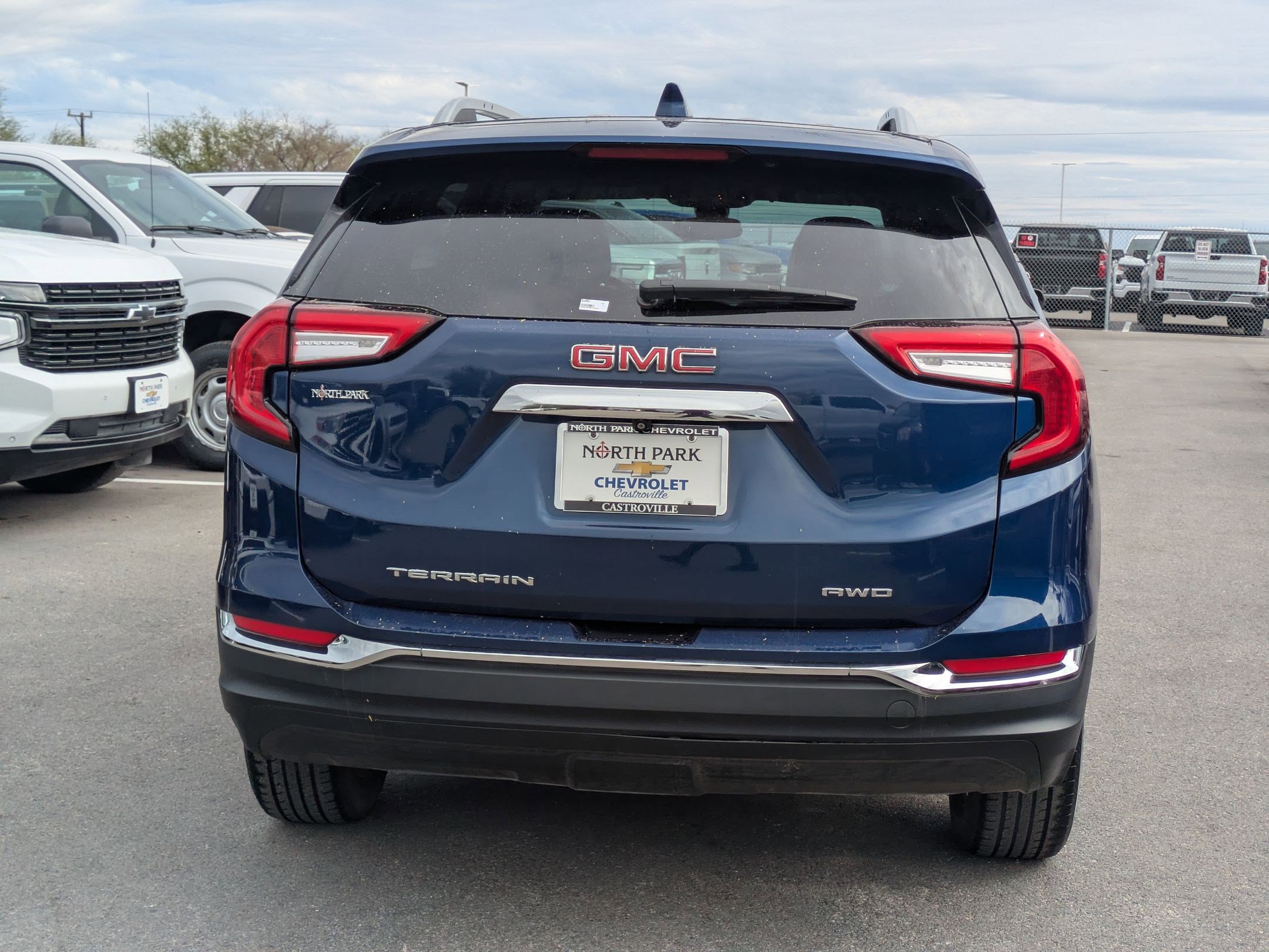 Used 2022 GMC Terrain SLT image 4