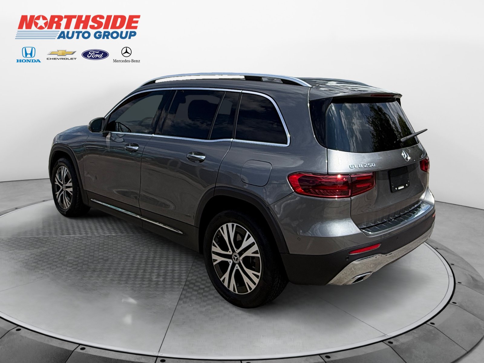 Used 2026 Mercedes-Benz GLB 250 image 5