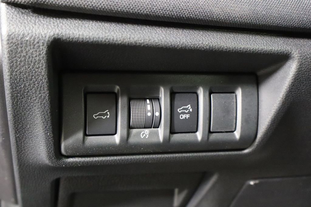 Used 2025 Subaru Outback Premium AWD/4WD image 22