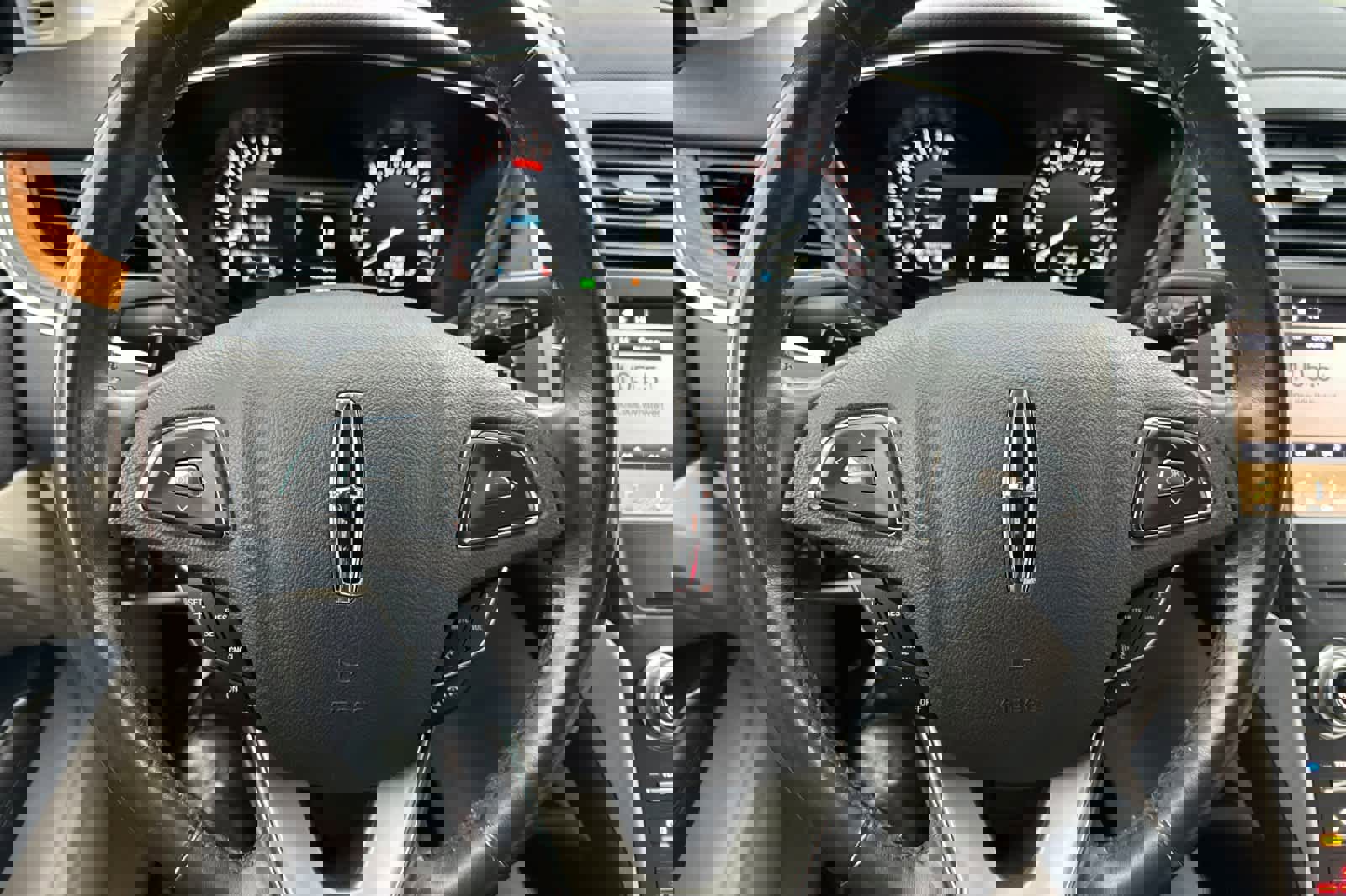 Used 2018 Lincoln MKC Select w/ Select Plus Package image 24