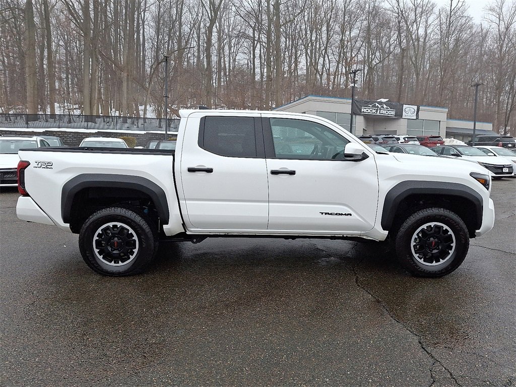Used 2024 Toyota Tacoma TRD Off-Road image 8