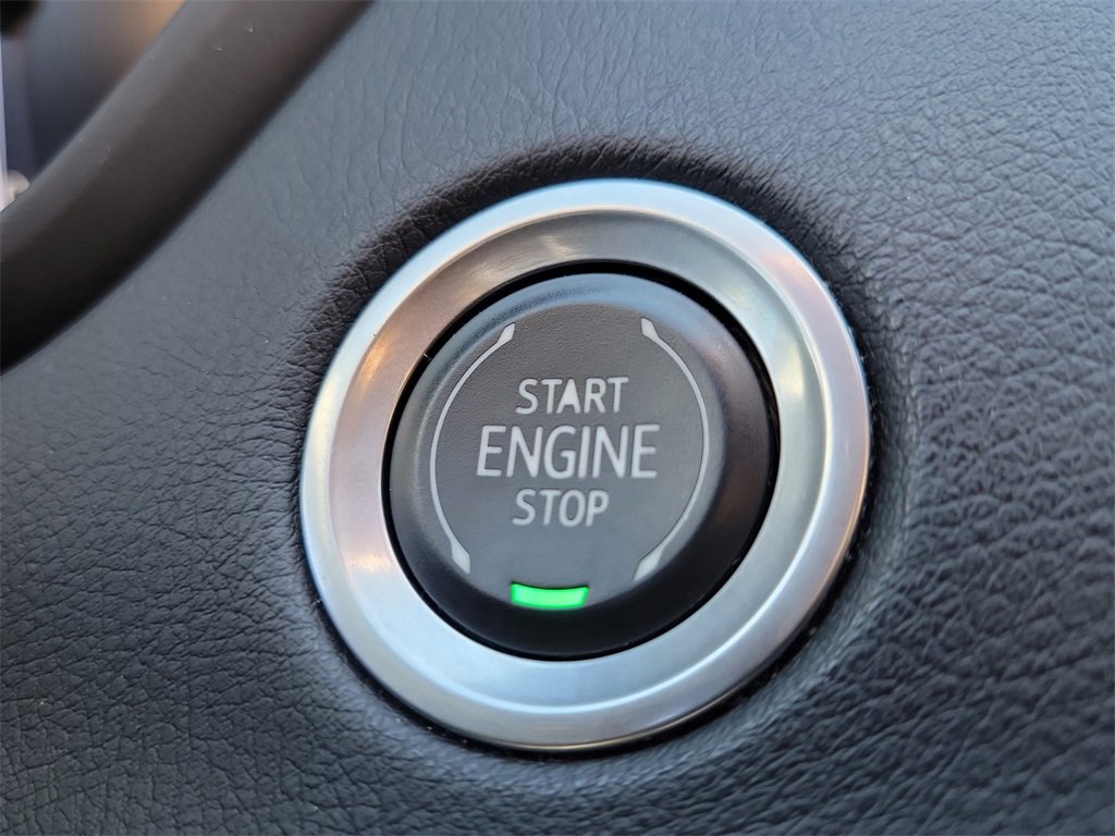 Used 2023 Cadillac XT4 Premium Luxury image 40