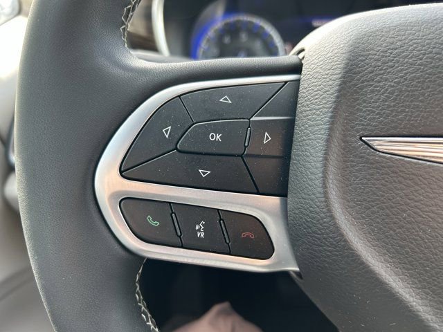 Used 2022 Chrysler Pacifica Limited w/ Uconnect Theater Family Group AWD/4WD image 18