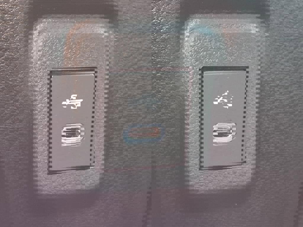 Used 2024 Toyota Corolla SE image 14