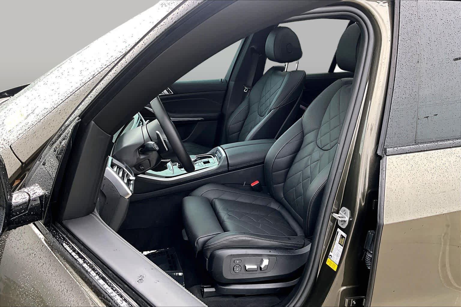 Used 2024 BMW X5 sDrive40i w/ M Sport Package RWD image 8