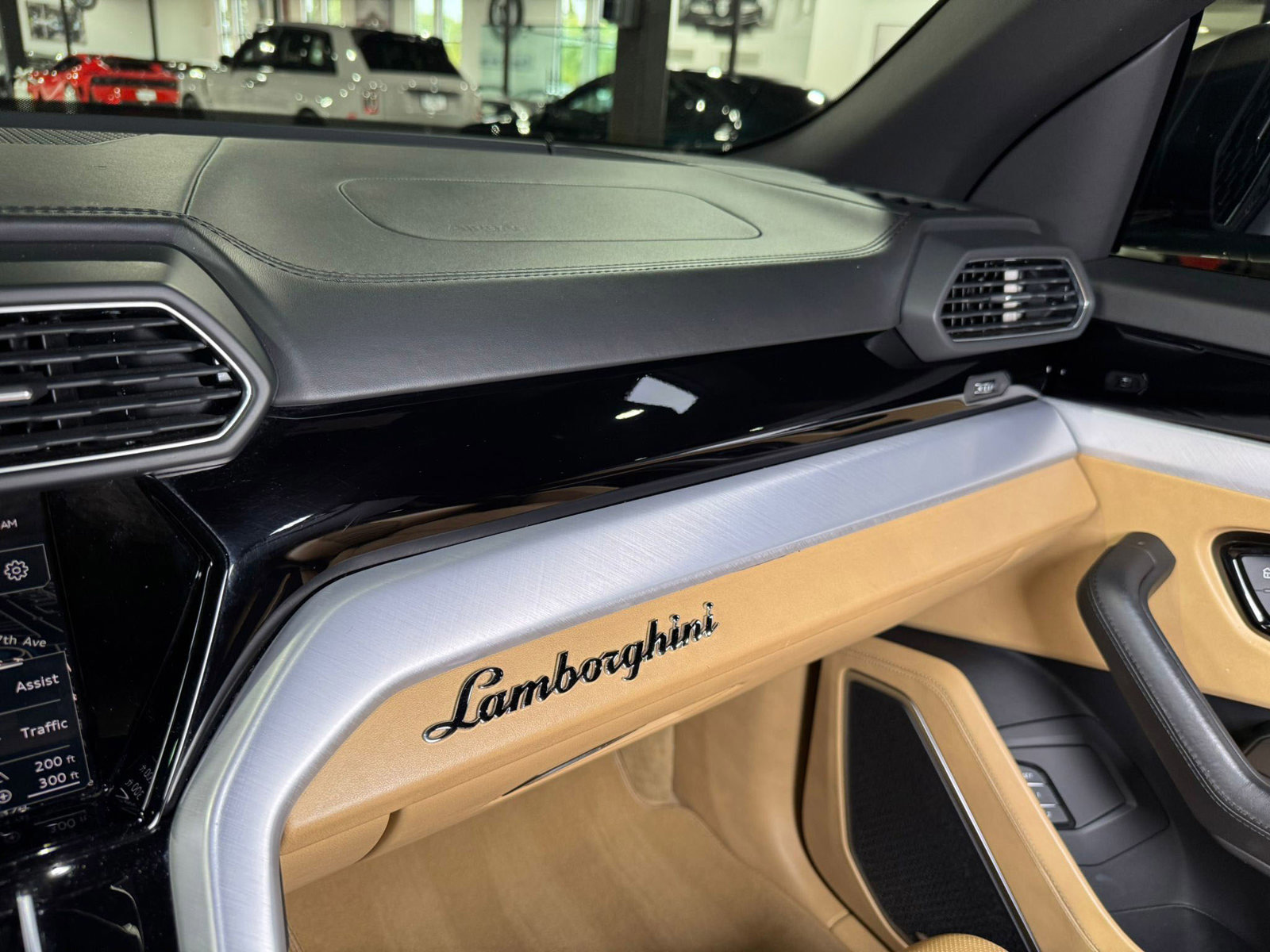 Used 2021 Lamborghini Urus image 33