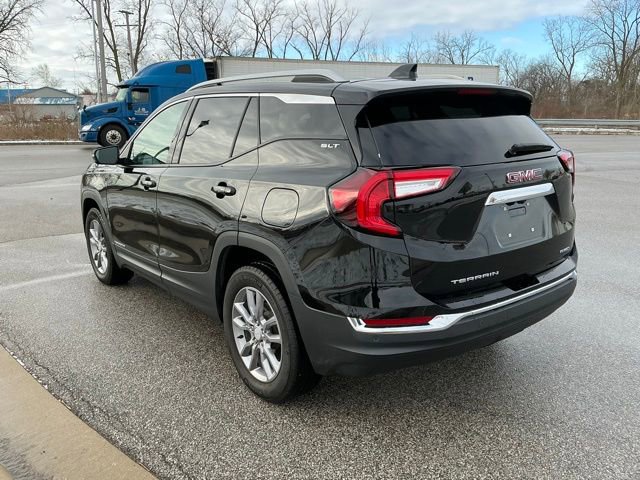 Used 2024 GMC Terrain SLT image 4