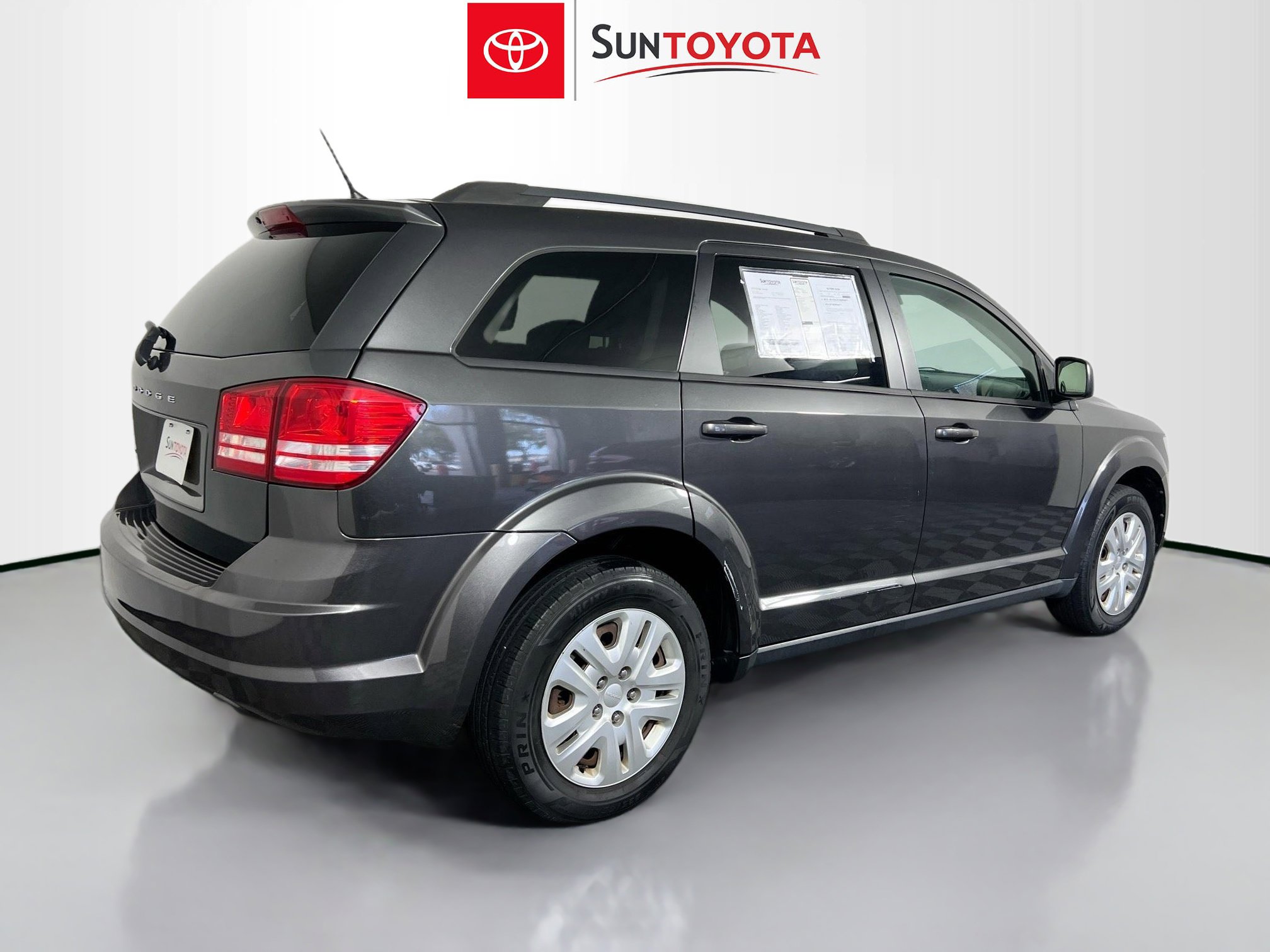 Used 2018 Dodge Journey SE image 4